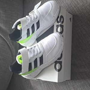 NWT adidas boys sneakers size 13.5